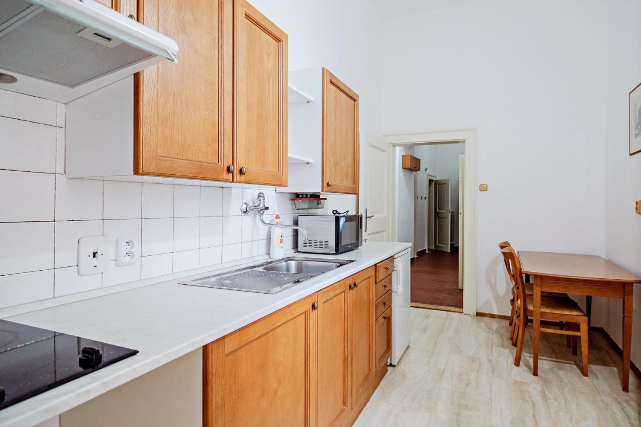 U Cerneho Medveda- At The Black Bear Apartment Prague Luaran gambar