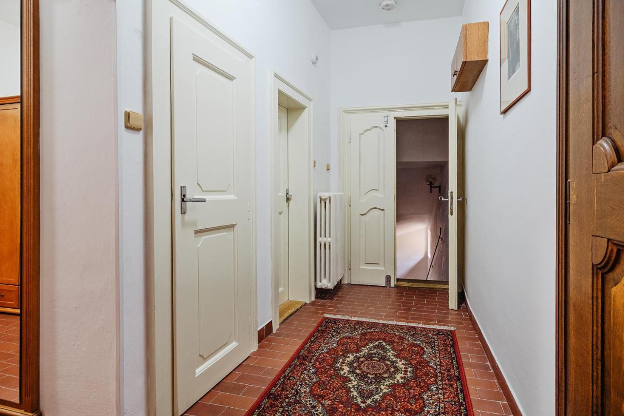 U Cerneho Medveda- At The Black Bear Apartment Prague Luaran gambar
