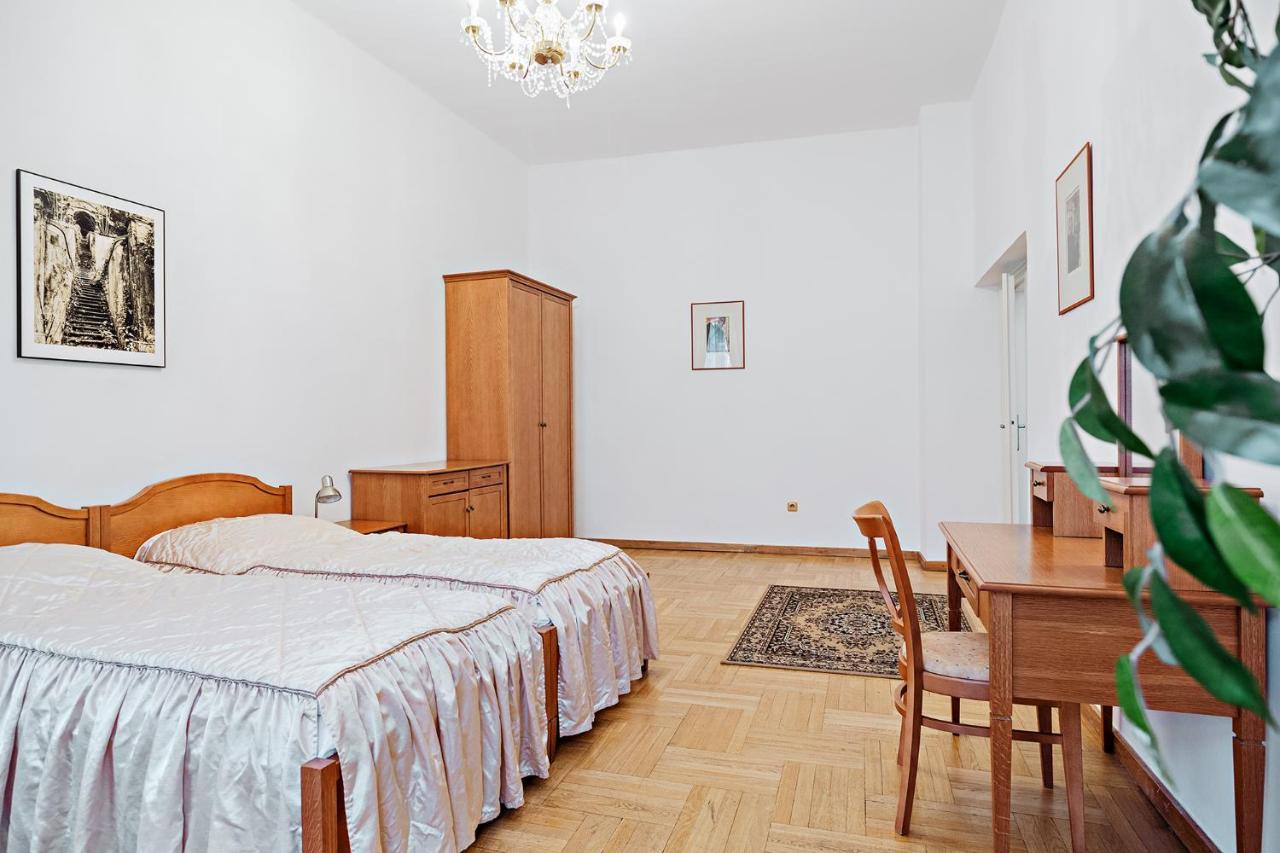 U Cerneho Medveda- At The Black Bear Apartment Prague Luaran gambar