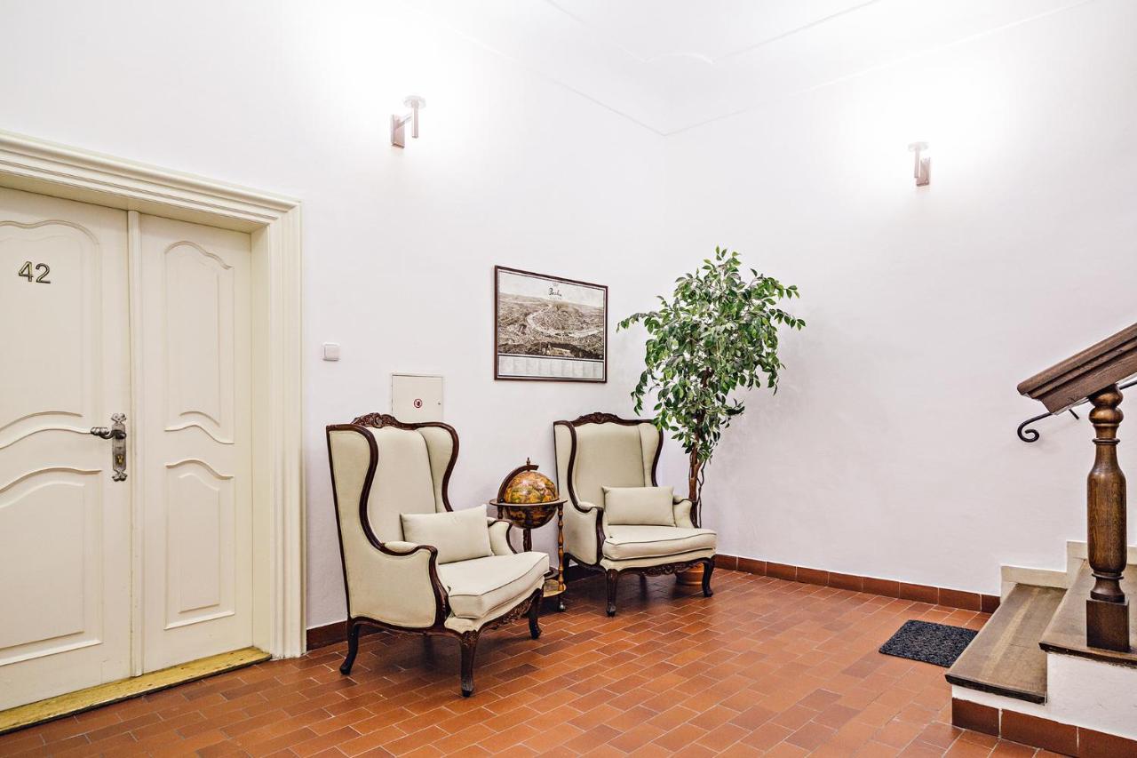 U Cerneho Medveda- At The Black Bear Apartment Prague Luaran gambar