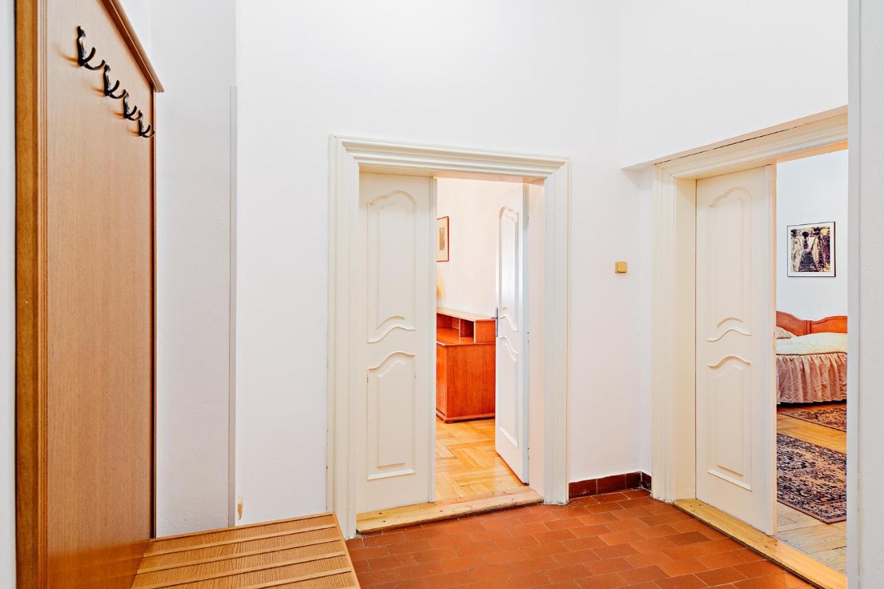 U Cerneho Medveda- At The Black Bear Apartment Prague Luaran gambar