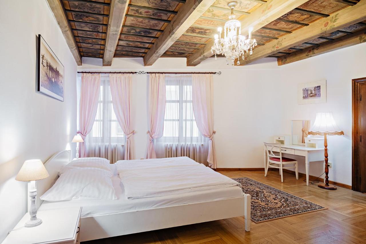 U Cerneho Medveda- At The Black Bear Apartment Prague Luaran gambar