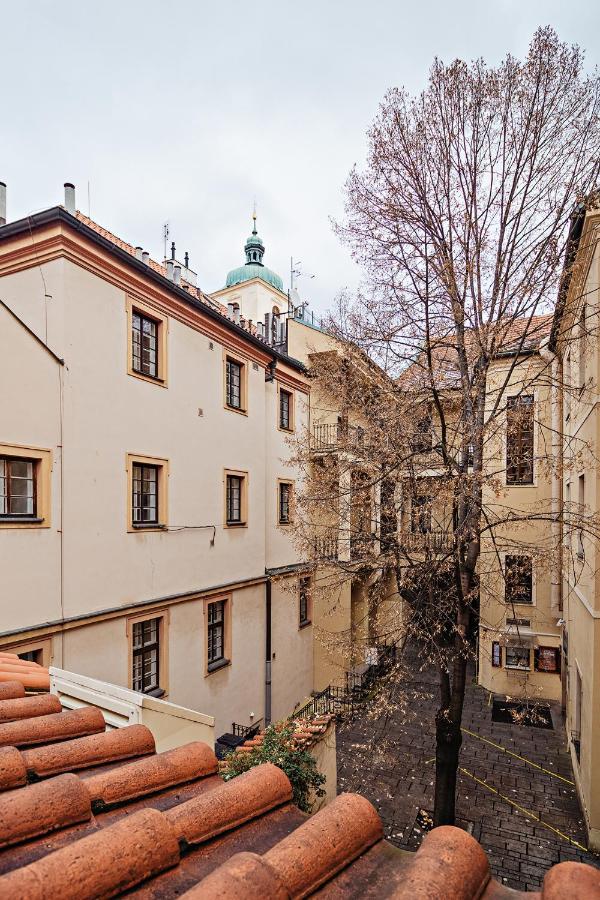 U Cerneho Medveda- At The Black Bear Apartment Prague Luaran gambar